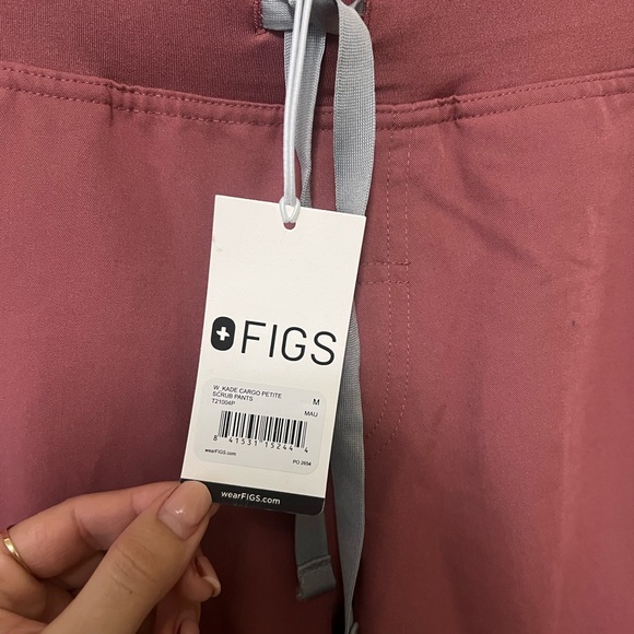 NWT Figs Women’s Mauve Scrub Pants - Picture 2 of 3